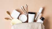 Nécessaire com produtos íntimos - Olga Peshkova/iStock