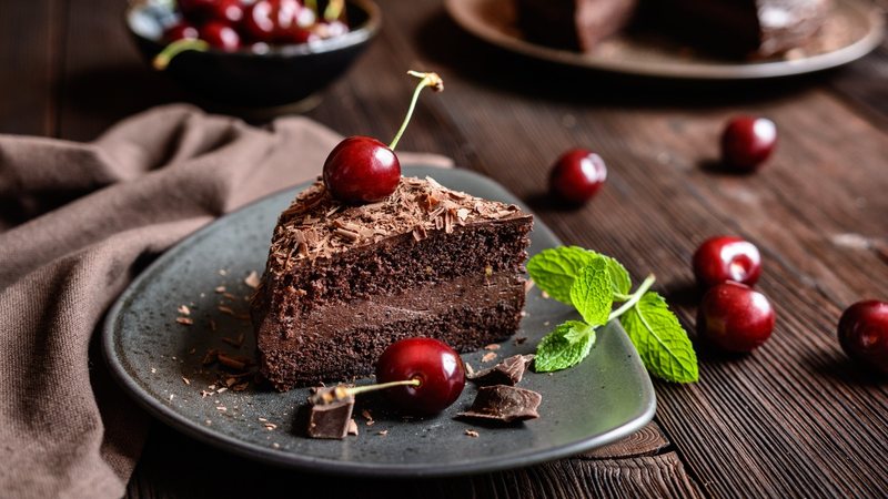 Bolos de chocolate de batedeira: confira 5 receitas imperdíveis