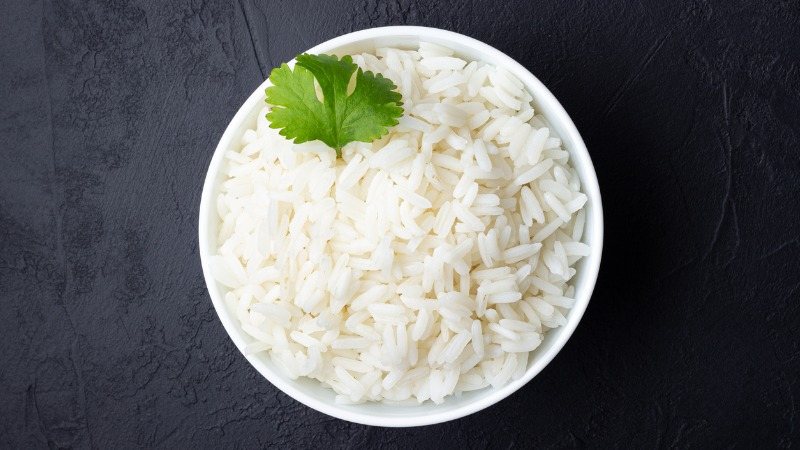 O arroz é um dos alimentos mais perigoso quando requentado. - Imagem: Dmitrii Ivanov/iStock