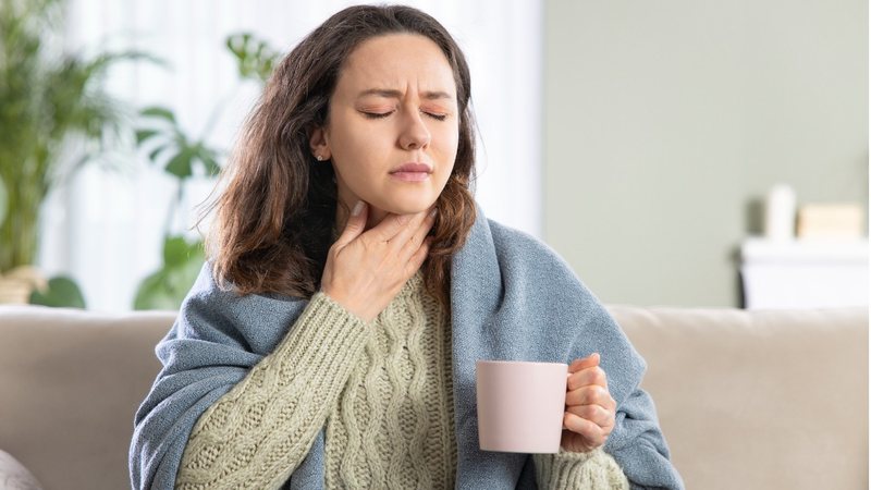 Ambientes com pouca ventilação favorecem a propagação de vírus e bactéria. - Imagem: eternalcreative / iStock