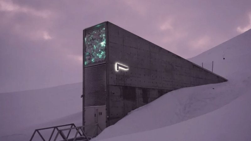 Svalbard Global Seed Vault, localizado em uma ilha isolada ao norte da Noruega. - Imagem: Reprodução/ CropTrust