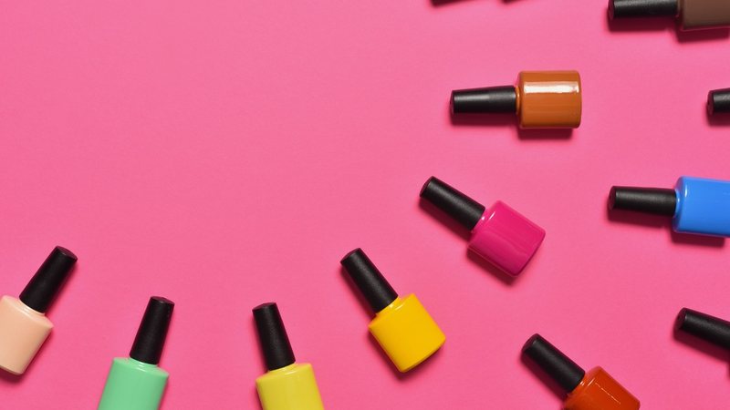 Algumas cores de esmalte são certeiras para uma produção elegante - Pridannikov / istock