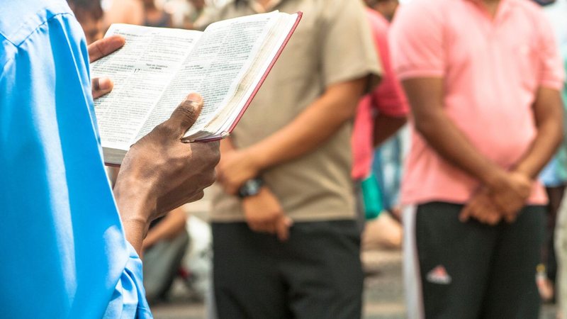 Os evangélicos representam grande parte dos cristãos no Brasil. - Imagem: Alffoto/iStock