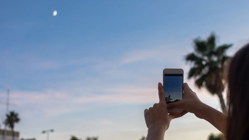 Saiba de uma vez por todas como tirar uma foto perfeita da Lua. - Cristian Blázquez Martínez/ iStock