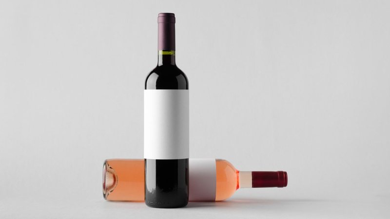 Confira mais sobre as peculiaridades das garrafas de vinho. - Shablon/ iStock