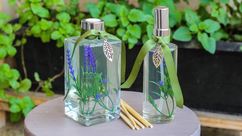 Passos importantes para escolher o perfume com boa durabilidade para o dia a dia. - marstockphoto / istock