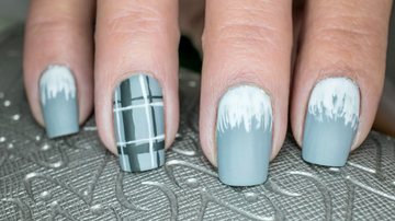 O esmalte cinza pode servir para a base de muitas nail arts. - Christina Radcliffe / istock