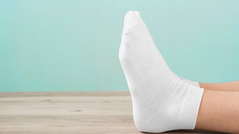 As meias podem dar um trabalho depois que ficam encardidas... - Kana Design Image/ iStock