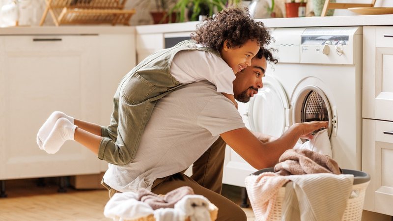 Somente cinco passos são o suficiente para higienizar a máquina de lavar! - evgenyatamanenko/iStock