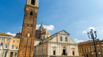 As pessoas podem ver o Santo Sudário na Catedral de Turim, na Itália. - Aliaksandr Antanovich/iStock