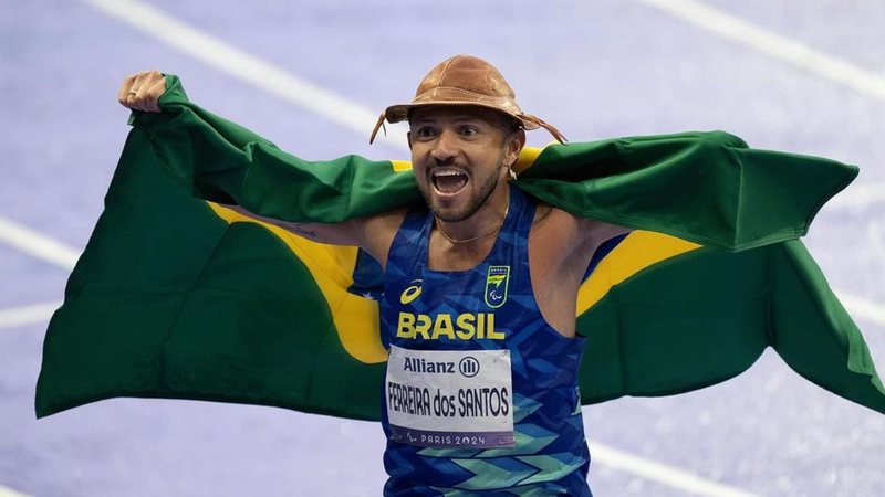 Velocista Petrúcio Ferreira conquistou sua sexta medalha paralímpica. - Reprodução/Instagram/@petrucio_t47