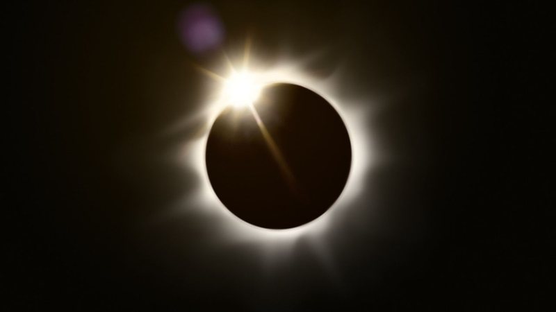 Não perca o eclipse solar e confira a data para já assistir da sua janela. - magann/ iStock