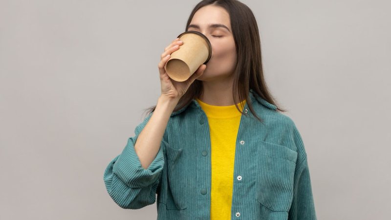 Entenda quais são os efeitos da cafeína no seu corpo. - Khosrork/ iStock