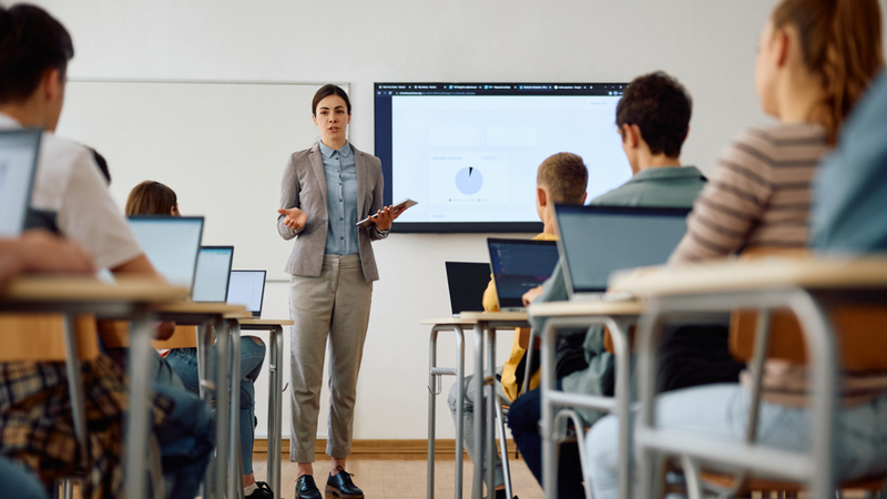 Os professores são essenciais para a socidade, eles são responsáveis por tornar os brasileiros mais empáticos. - Drazen Zigic / istock