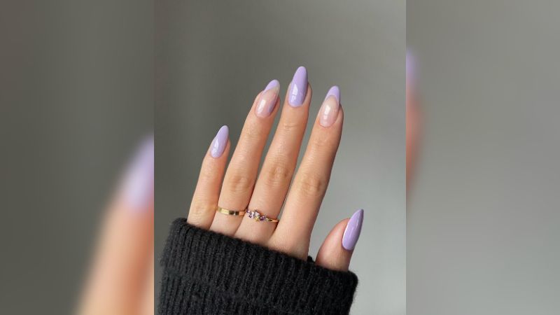 A francesinha é a nail art mais tradicional que existe, por que não inovar com um esmalte lilás?