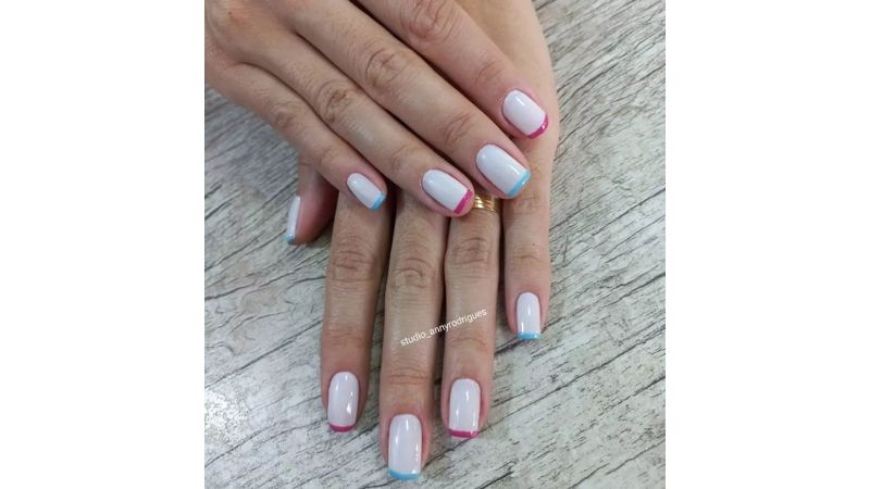 A francesinha é uma nail art amena e suave, logo, misturá-la com as cores do evento acaba caindo como uma luva.